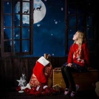 🎅GIVE THE GIFT OF A FESTIVE MEMORY WITH A CHRISTMAS MINI FAMILY PHOTO SHOOT
 
SOME SLOTS LEFT! 

🎄Saturday 12th November - NO SPACES 
🎄Sunday 20th November - 2 SPACES 
🎄Saturday 26th November (with Father Christmas) - 4 SPACES
🎄Sunday 4th December - 4 SPACES

Taking place in Crewkerne, Somerset, prices start at £50 for a 20 minute session and include 3 edited images, an online gallery, and the ability to choose from extras such as a pack of 10 Christmas cards, a Christmas bauble containing one of your photos, or a mounted print. 

Find out more using the link in my profile.